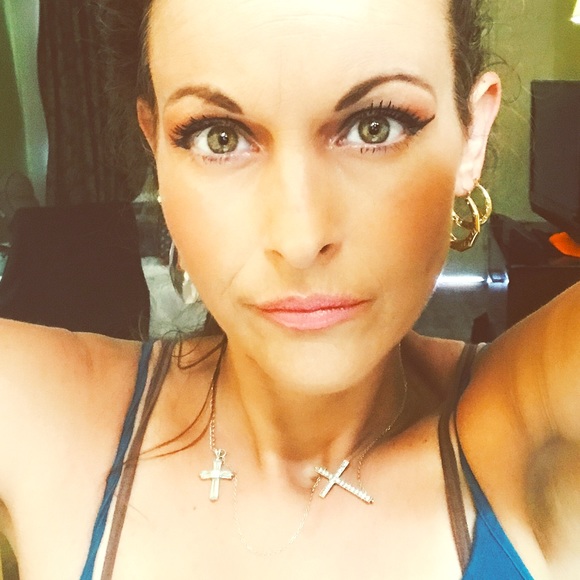 VTG 14K GOLD ETCHED BOHO GYPSY RETRO HOOP EARRINGS - Picture 1 of 6